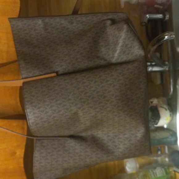 Michael  kors bag - Picture 3 of 4